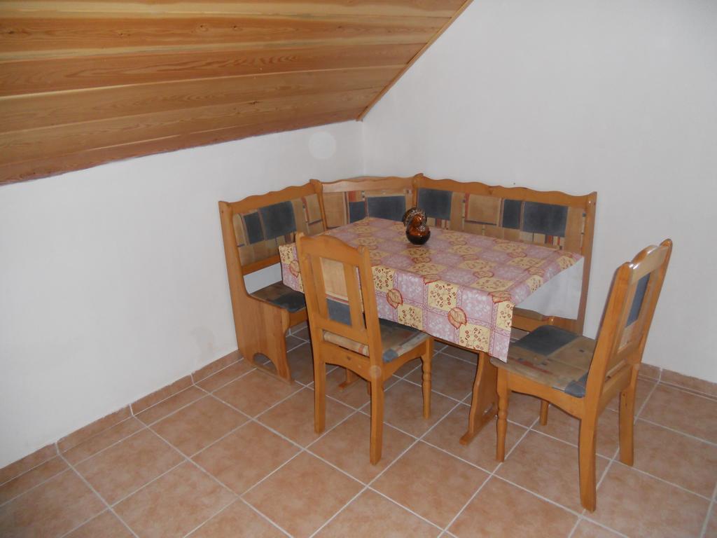 Vinarstvi Bician Apartment Vrbovec Екстериор снимка