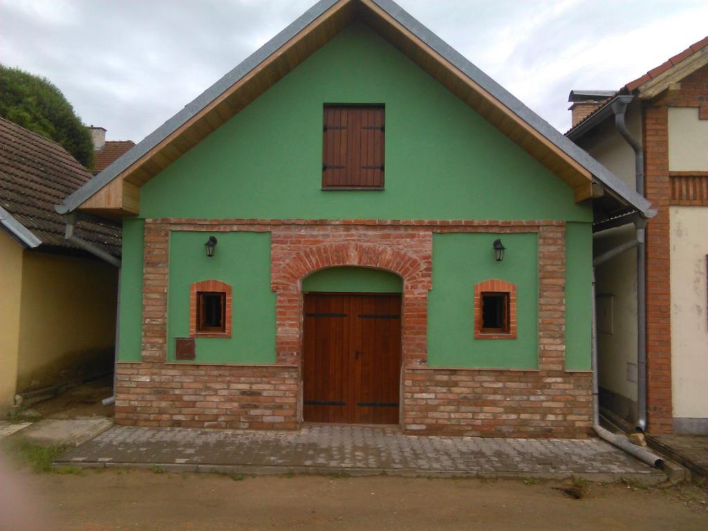 Vinarstvi Bician Apartment Vrbovec Екстериор снимка